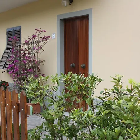 La Casa Dei Limoni Apartmán *